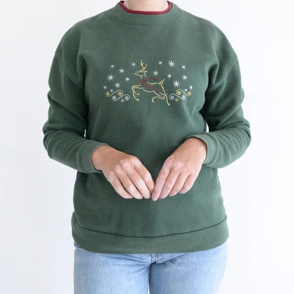 Vintage Croft And Barrow Green Embroidered Reindeer Festive Crewneck Sweater S - Picture 2 of 12